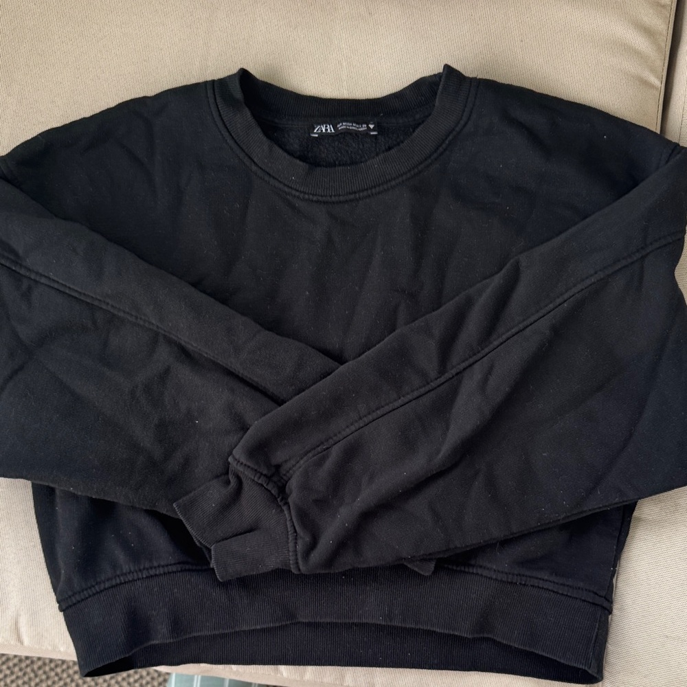 Zara Classic Black Crewneck Sweater